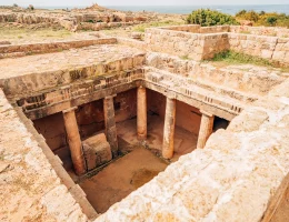 פאפוס -קברי המלכים